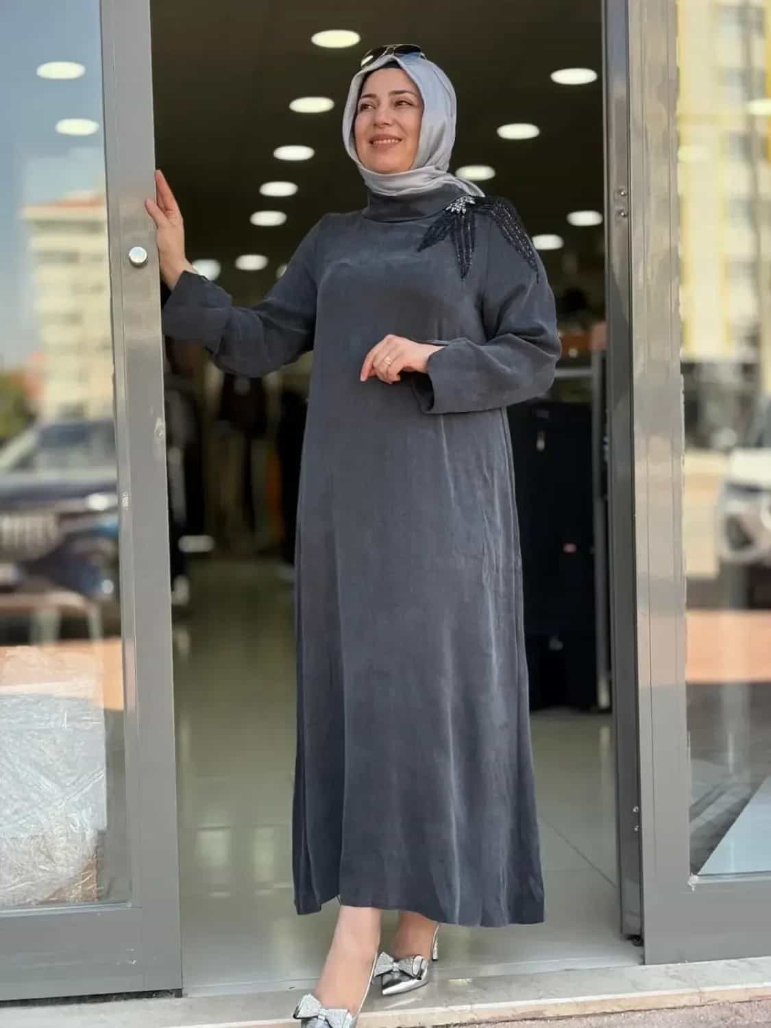 İPEK KUPRA OMZU TAŞLI ELBİSE