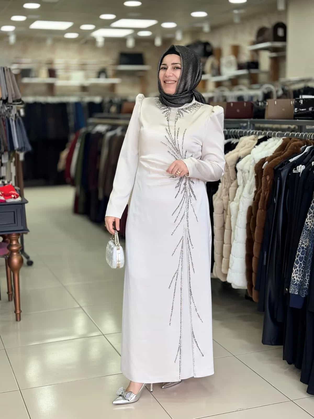 İZABEL ABİYE