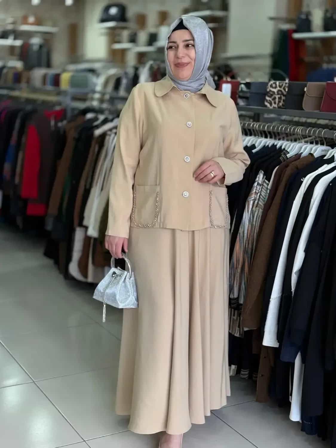 BONCUK İŞLEMELİ ETEKLİ TAKIM