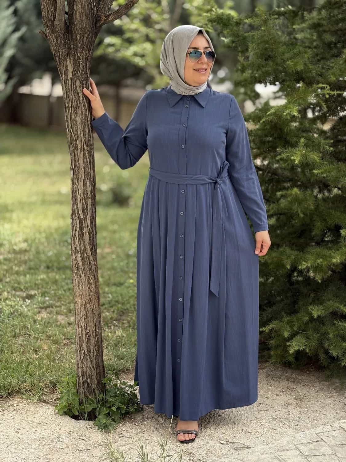 BOYDAN DÜĞMELİ PİLE DETAYLI ELBİSE