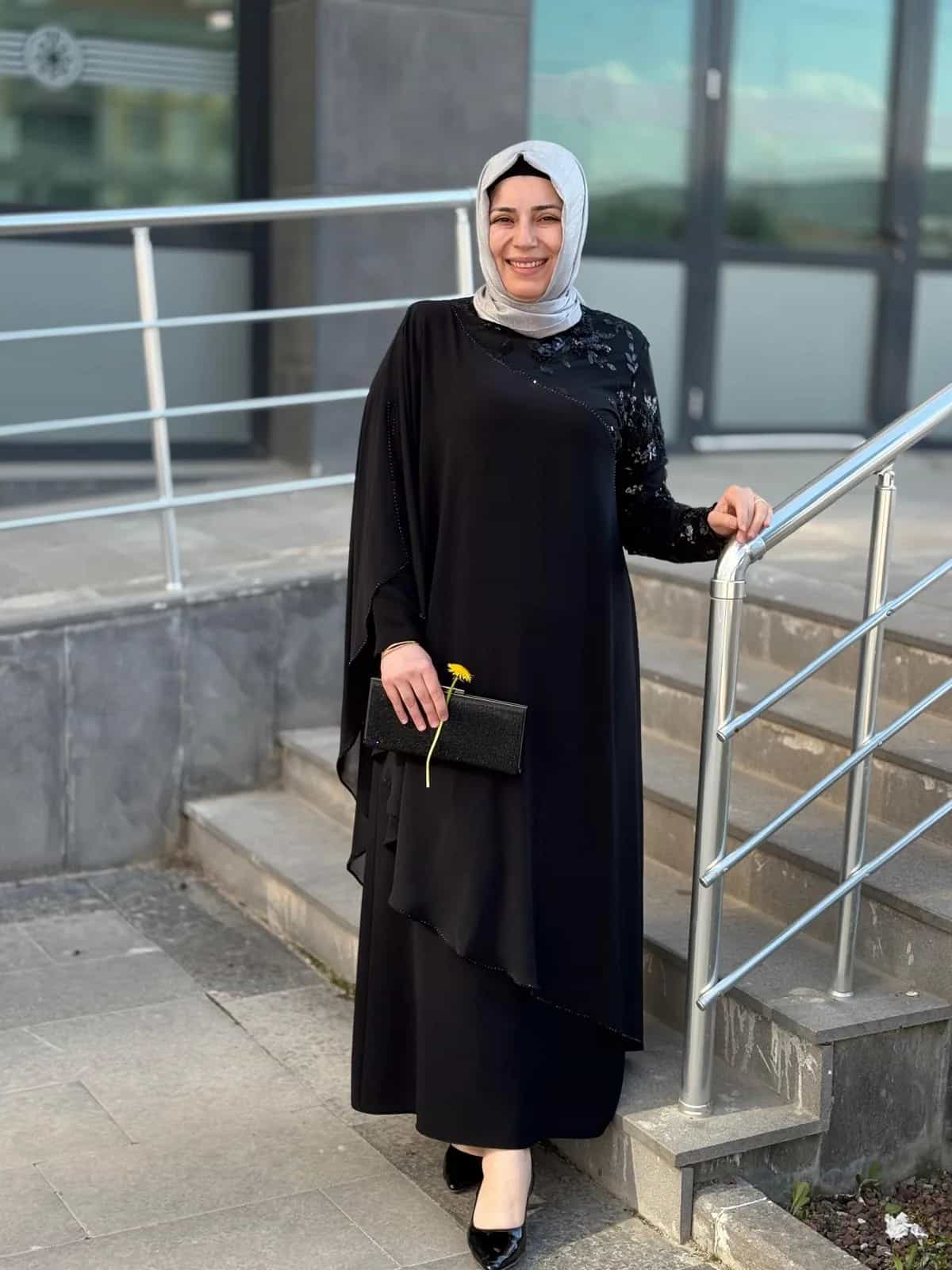 TAŞ İŞLEMELİ ELBİSE