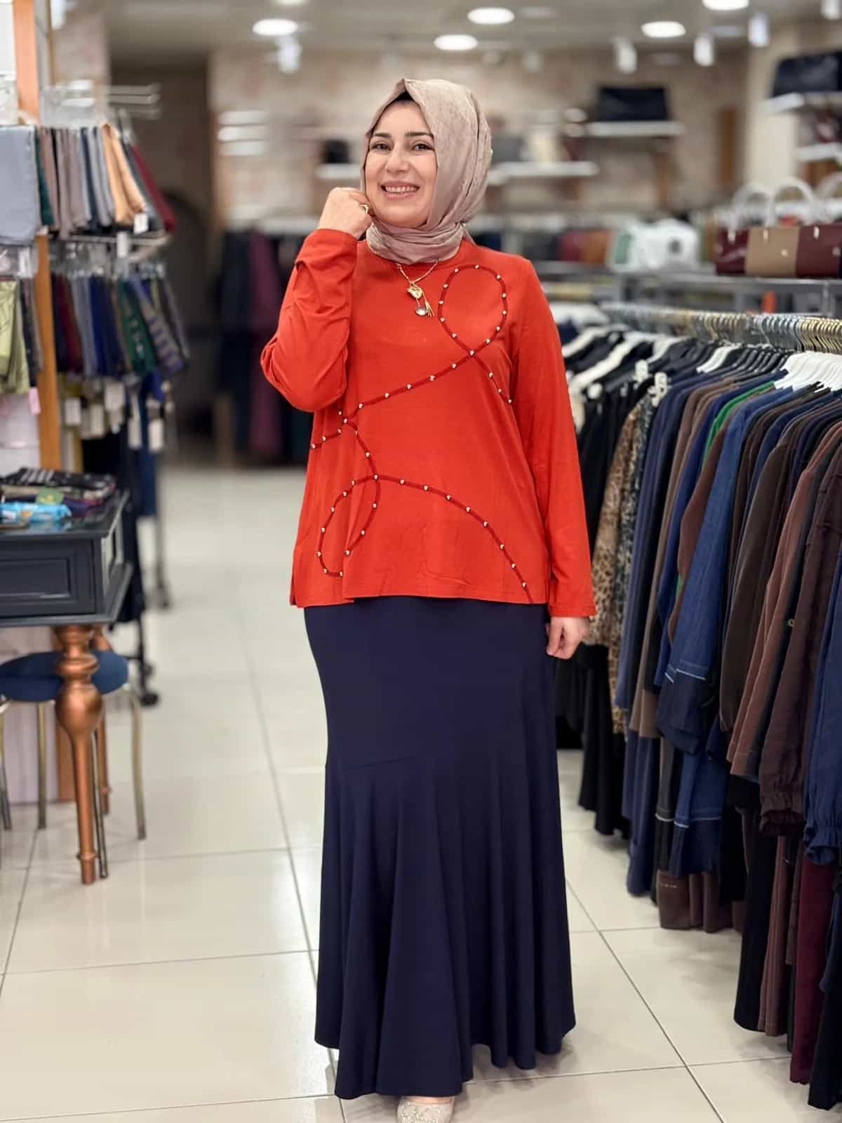 BELLA VOLANLI ETEK