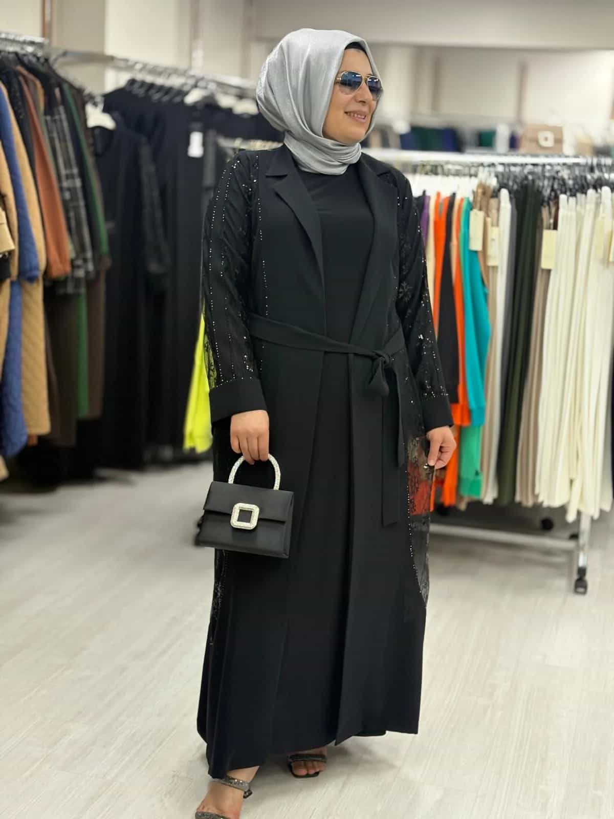 BONCUK DETAYLI ABAYA