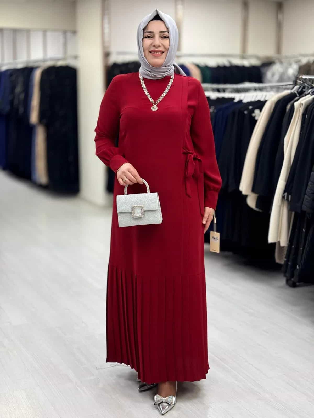 PLİSELİ ELBİSE