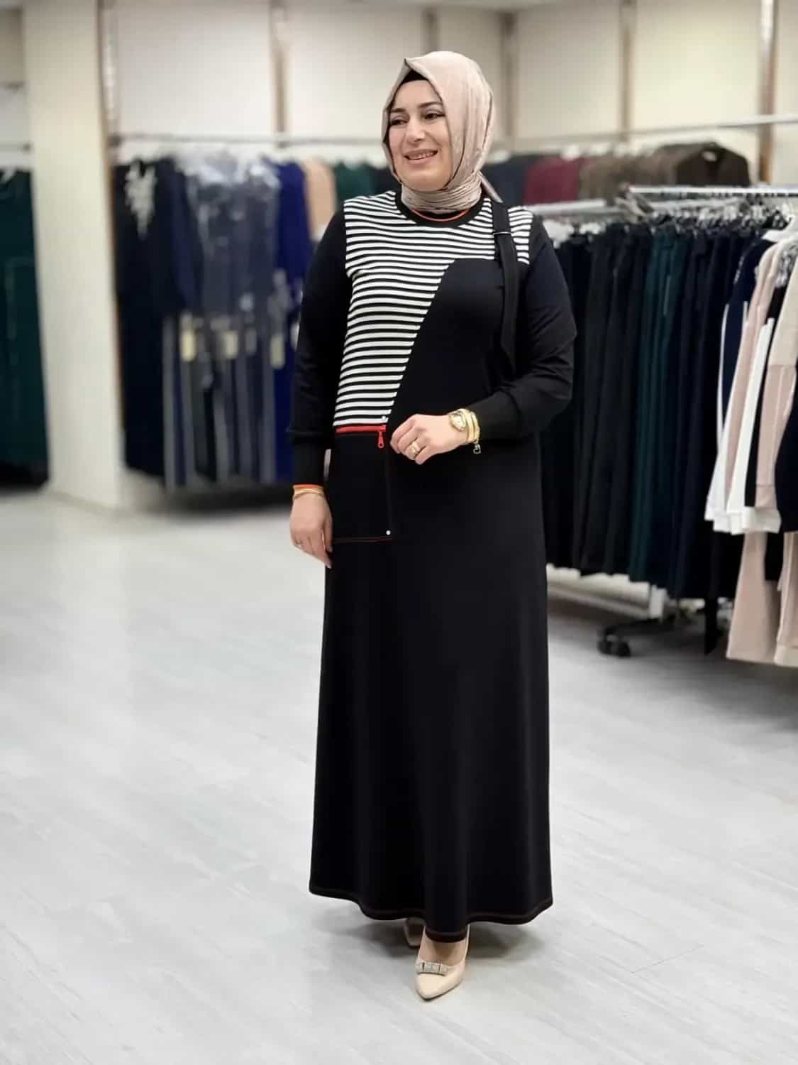 ÇİZGİLİ ELBİSE