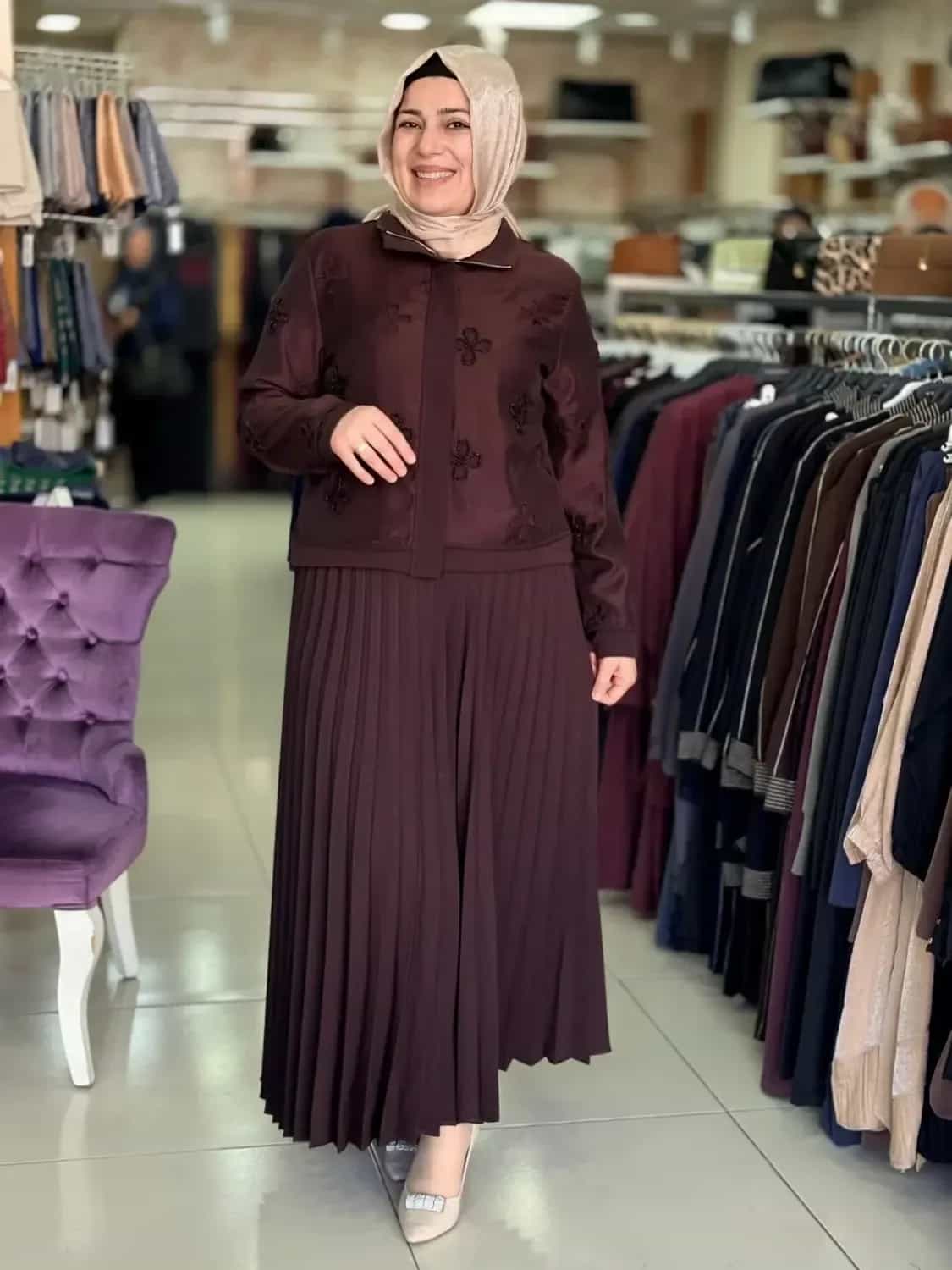 ÇİÇEK DETAYLI TAKIM