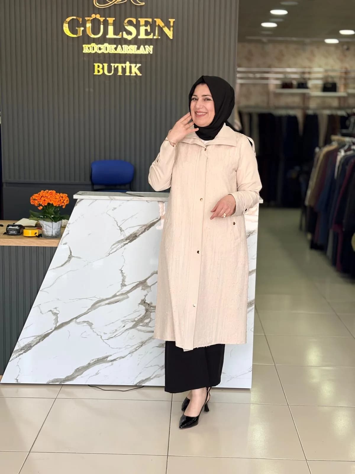BELEN TRENÇKOT