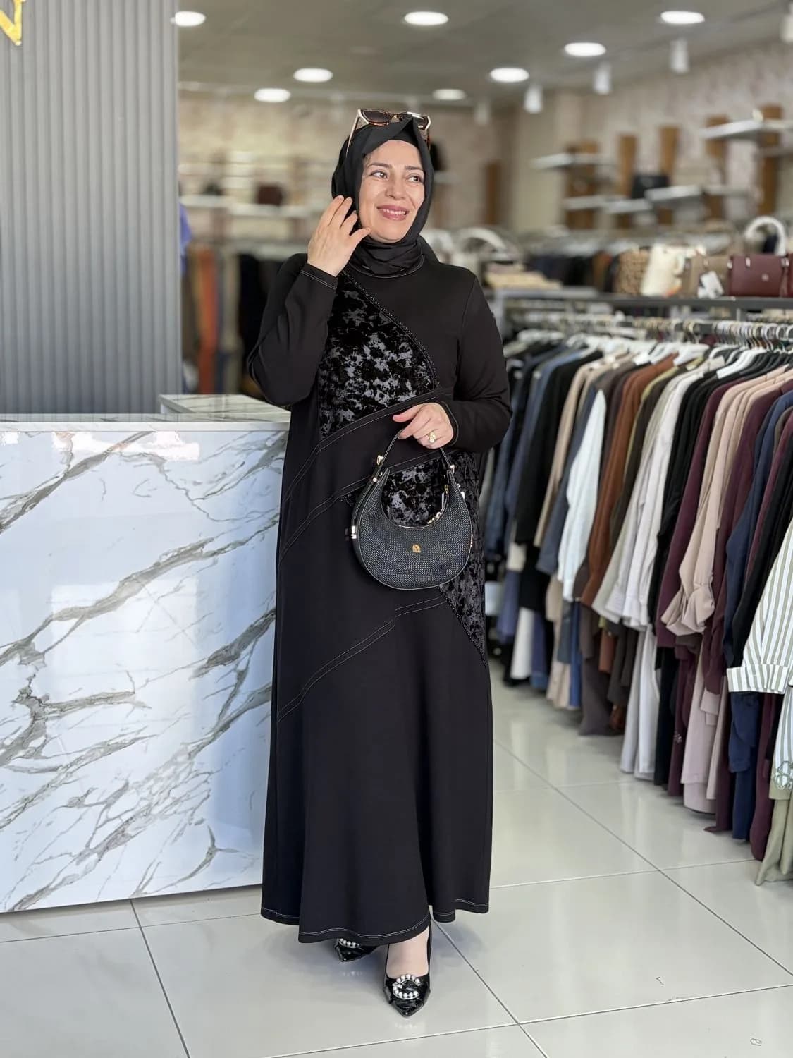 ELBİSE KADİFE VE BONCUK DETAYLI