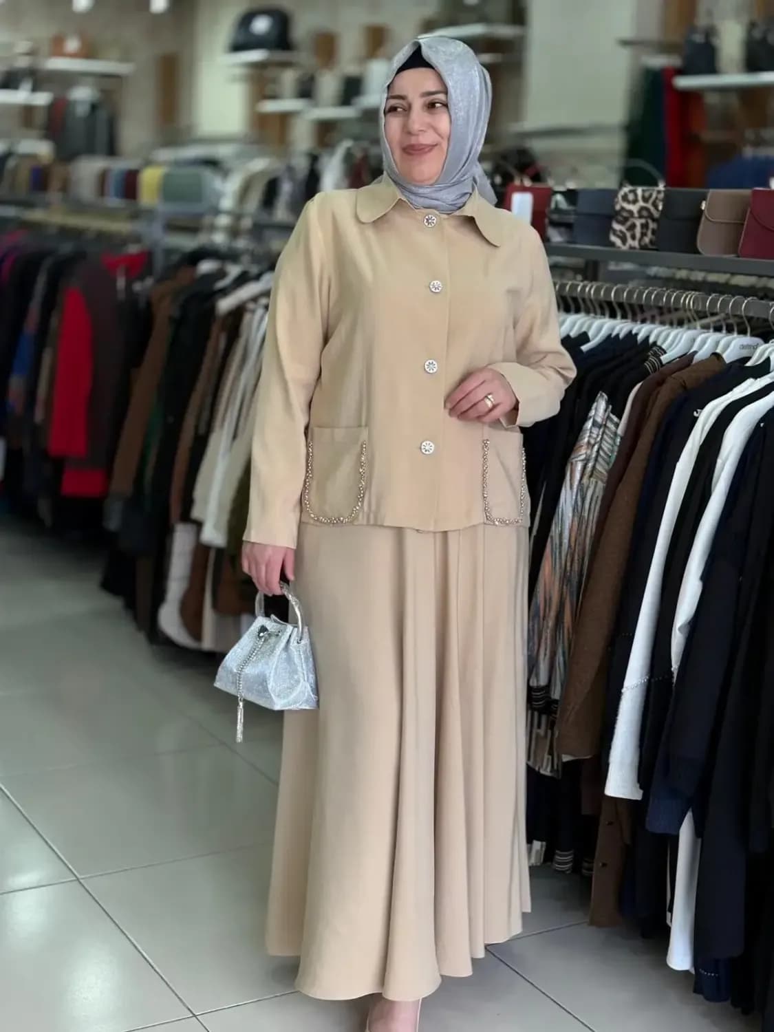BONCUK İŞLEMELİ ETEKLİ TAKIM