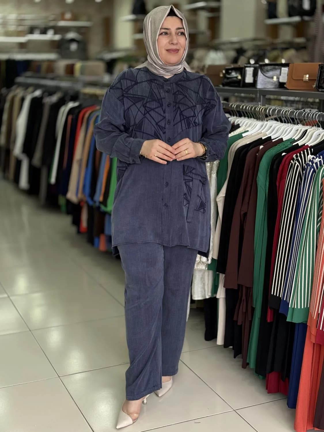 PANTOLONLU TAKIM
