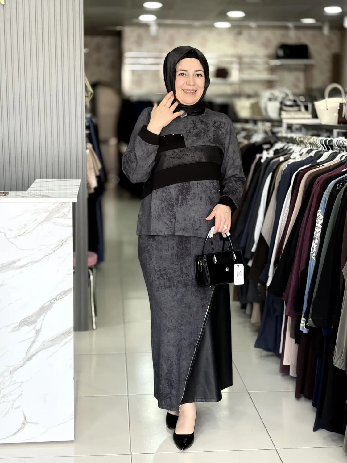 ETEK FERMUAR VE DERİ DETAYLI