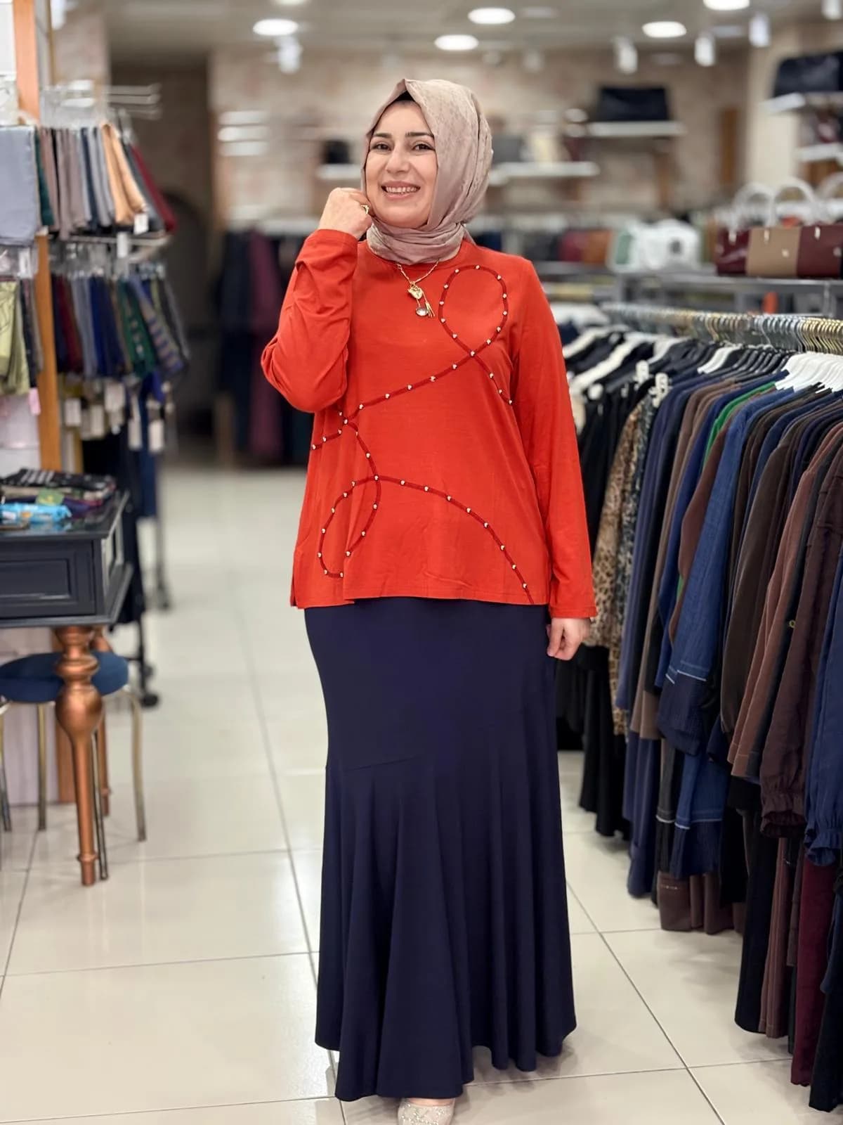 BELLA VOLANLI ETEK