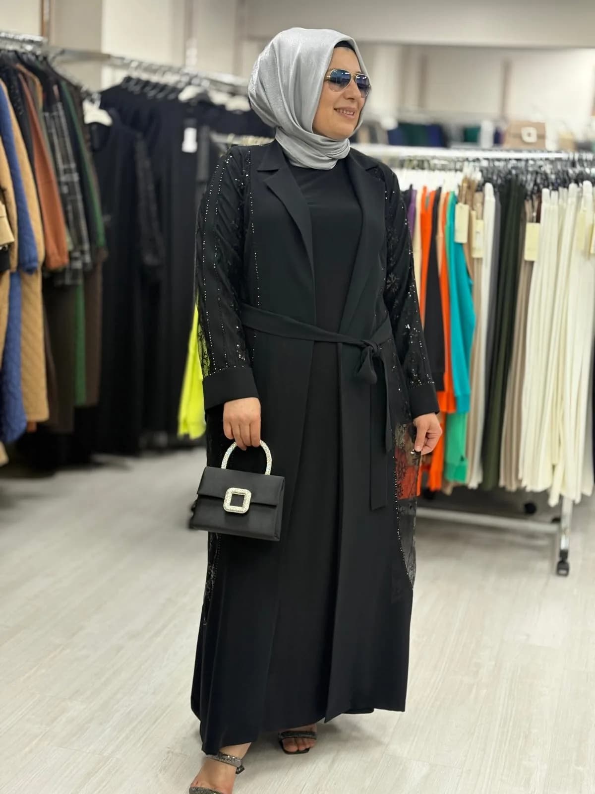 BONCUK DETAYLI ABAYA