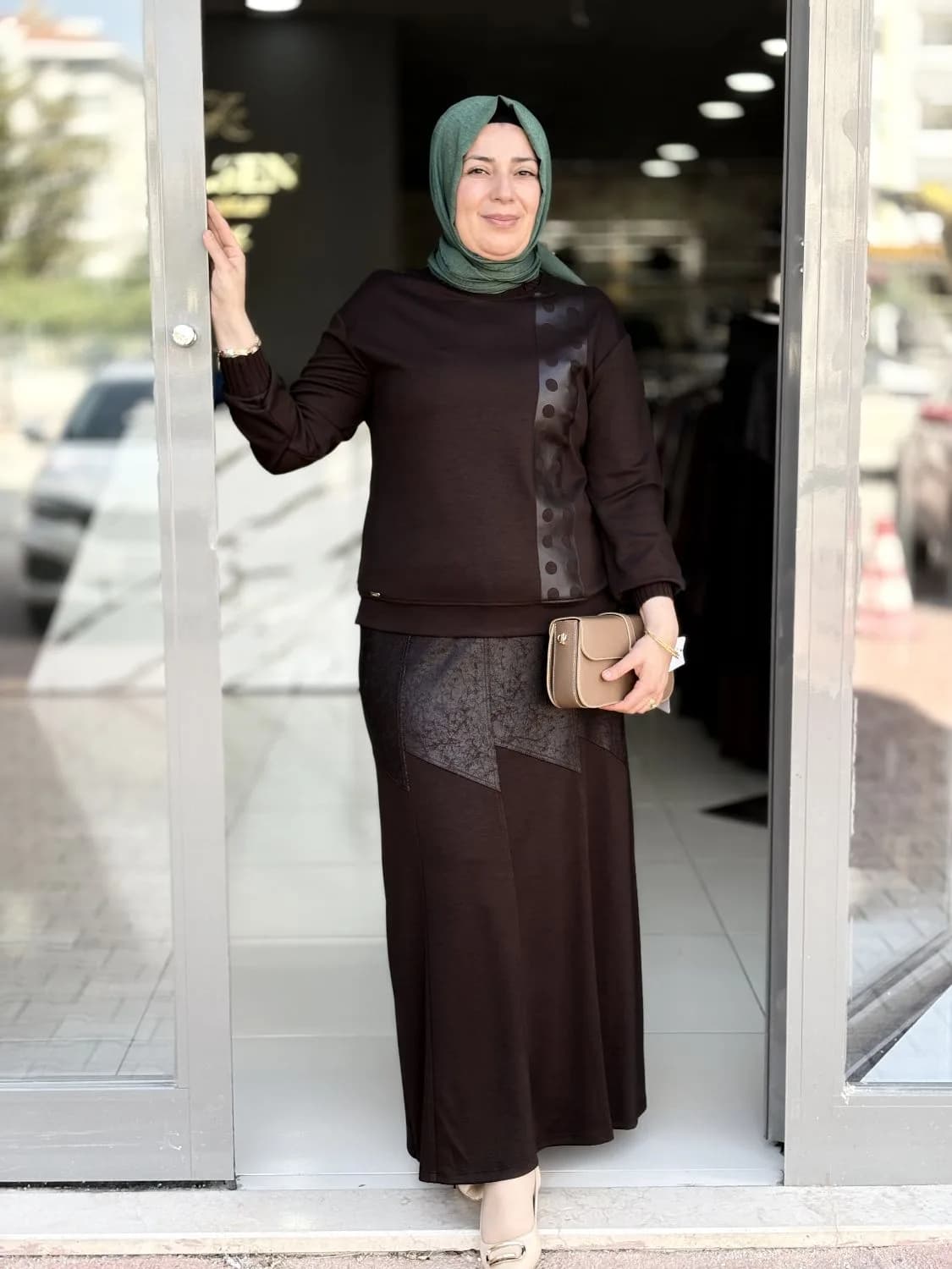 ETEK DERİ DETAYLI