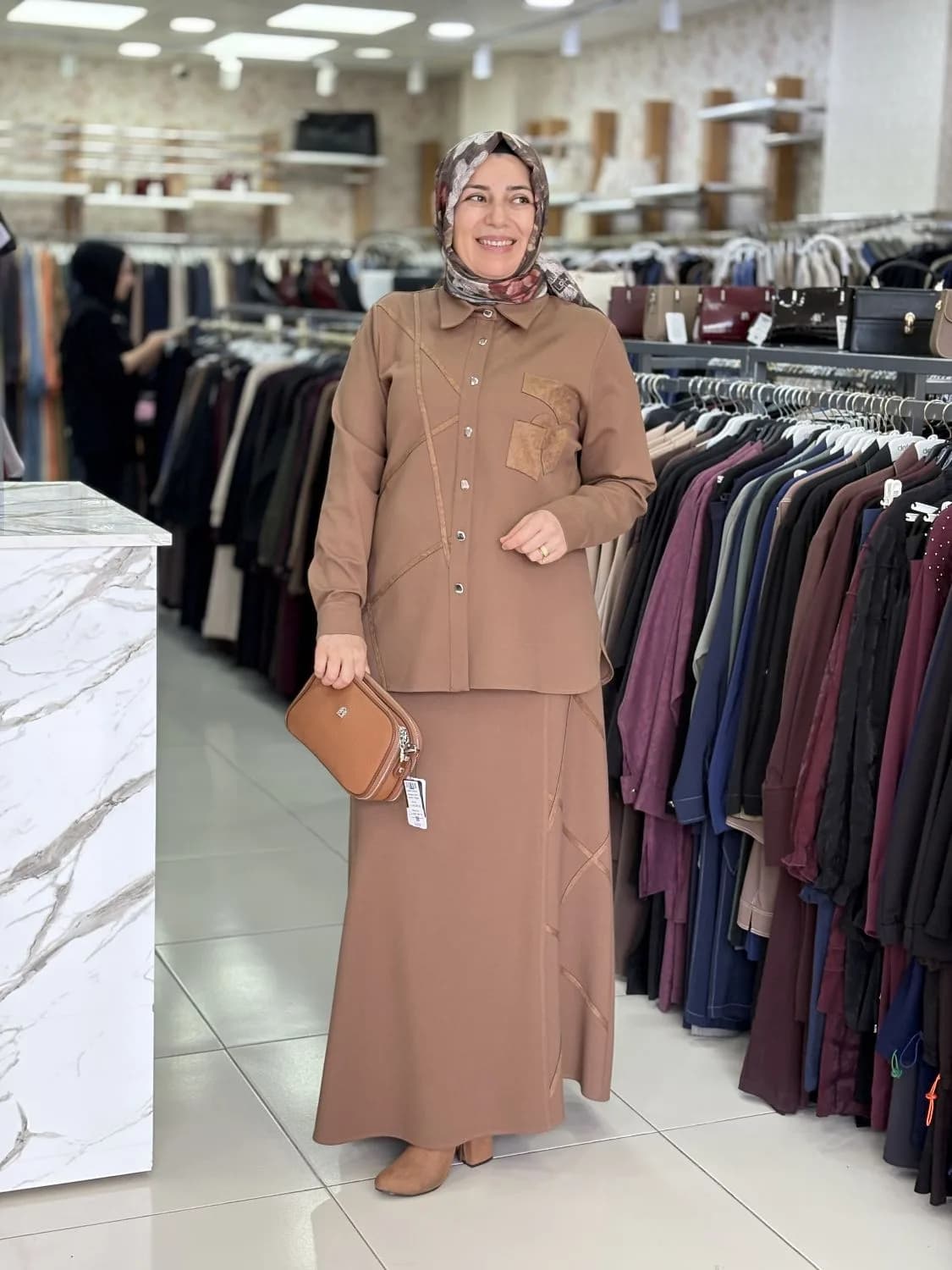 ETEKLİ TAKIM DERİ DETAYLI